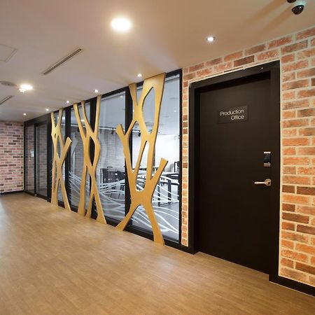 Cinema House Hotel In Busan Exterior photo