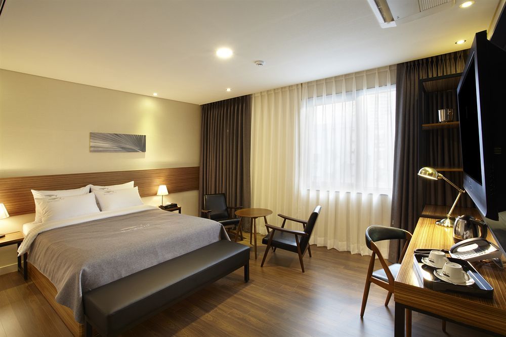 Cinema House Hotel In Busan Exterior photo